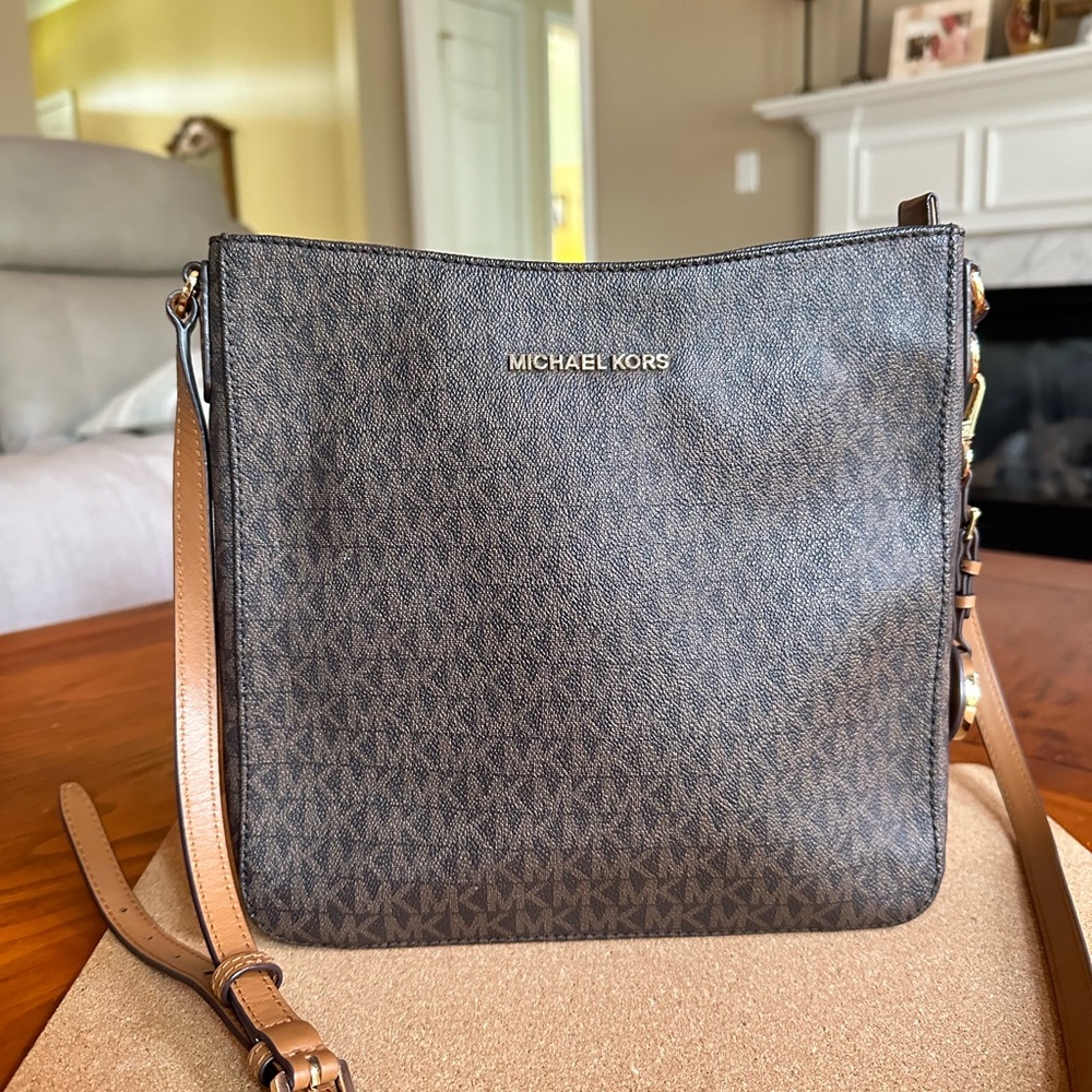 Michael Kors Jet Set Signature Crossbody Bag, Brown Monogram, EUC